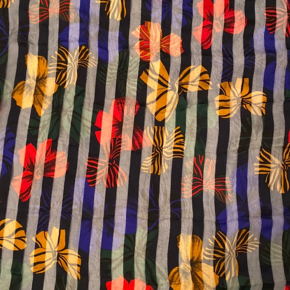 Marc Rozier Paris Bows square silk scarf - Picture 10 of 17